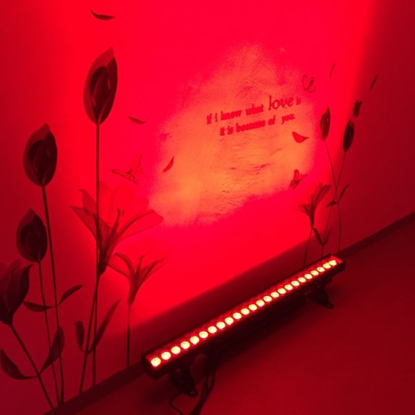 AC100 - 240V Ip65 Battery Wireless Led Wall Washer Lights With 9000mA Battery Capacity