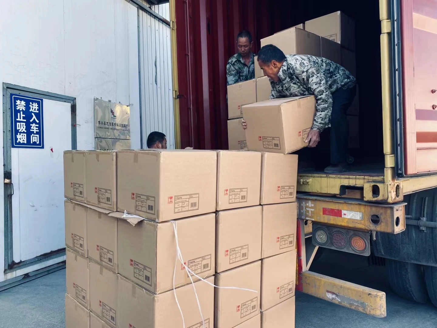 Hand Propelled Agriculture Equipment Vegetable Seeder Machine 4 Row Seed Depth Adjustable