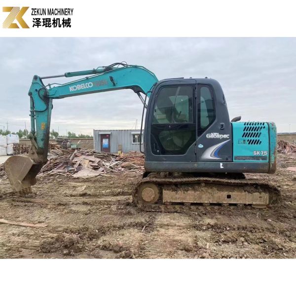7.5Ton Kobelco SK75 Used Japanese Excavator SK 75-8 Year 2017