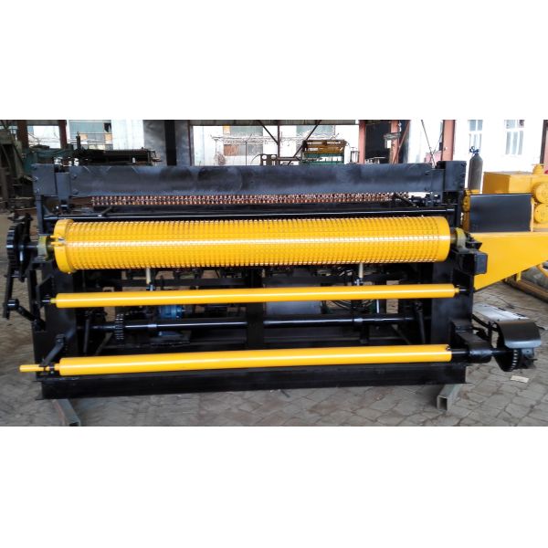 Color Customized Chicken Wire Mesh Machine , Fully Automatic Wire Net Making