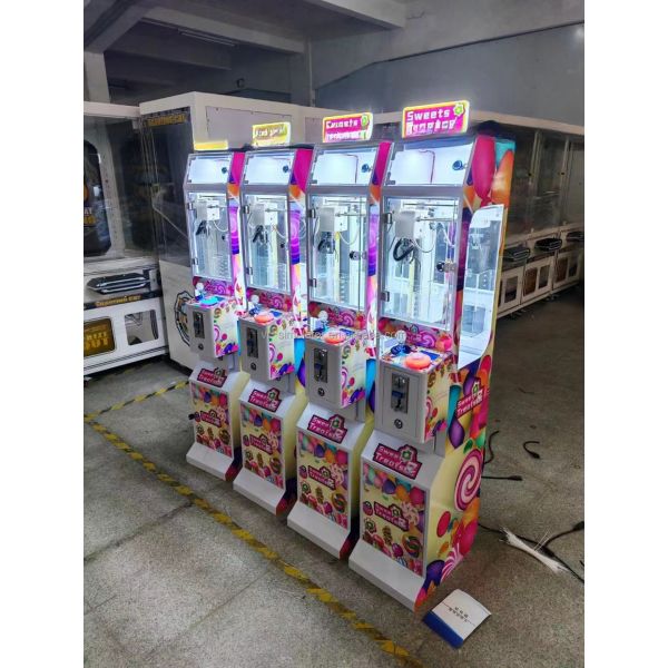Dreamland Coin Operated Prize Mini Plush Toys Gift Store Machine Claw Doll Mini Toy Crane Claw Machine Toy Claw Machine