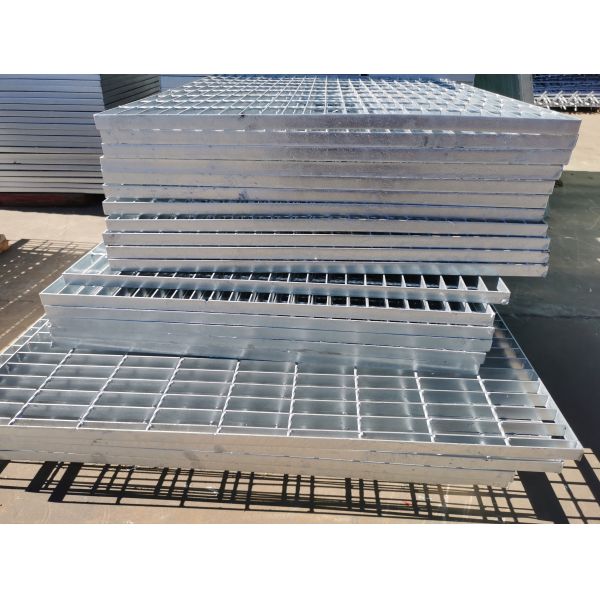 Quality 32*3mm Workshop Weld Stair Treads Steel Grating Skid Proof Anti Explosion wholesale