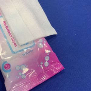 Antibacterial Spunlace Non Woven Wet Wipes For Skin Cleaning