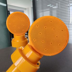 Solar Powered LED Traffic Warning Light with 19cm Diameter and Yellow Flashing