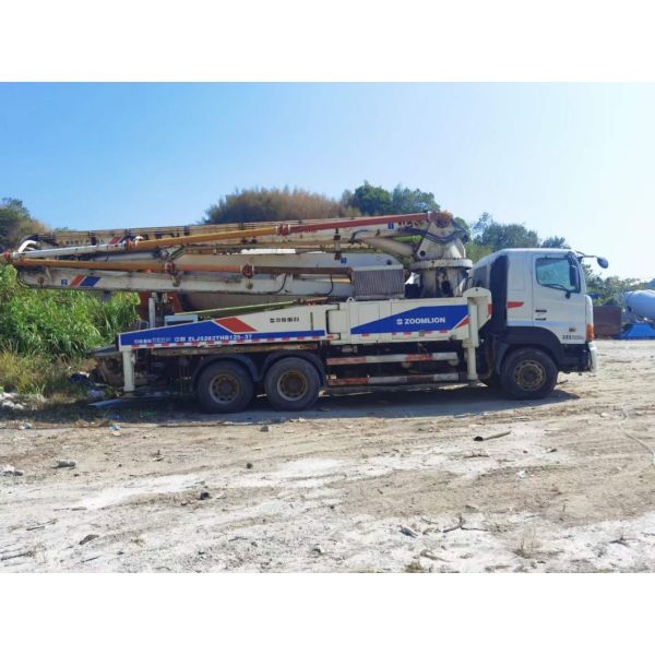 White 2011 37m Zml Concrete Pump on Hi. No Truck Concrete Boom Pump Used Heavy Equipment