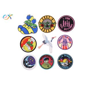 Various Types Rosees Iron On Embroidered Patches Round Shape Custom Made