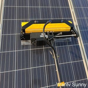 Artificial Control Dual Power Supply Solar Cleaning Equipment with Curved