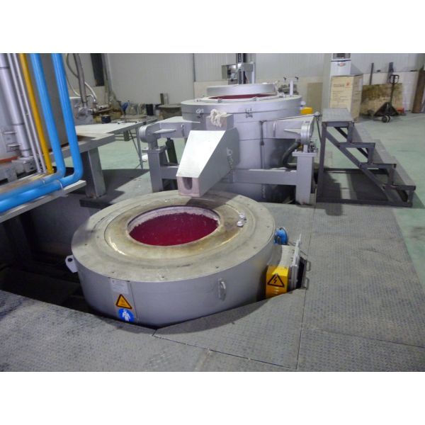 Quality ±1C Temperature Control Accuracy Aluminum Melting Furnace With Temperature Alarm And Air-cooled Cooling Method wholesale