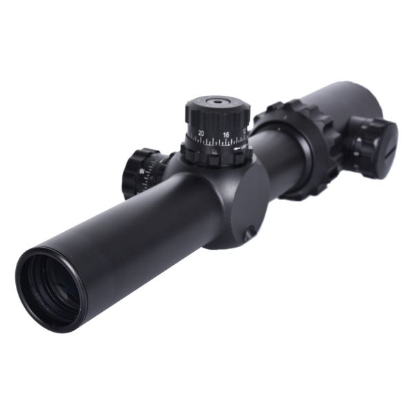 Experience Versatility with 1-8X Magnification Parallax ±0.125 Hunting Scope and