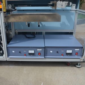 CCC Approved Ultrasonic Fabric Cutting Machine 5.5kw For Rolls Mop Microfiber