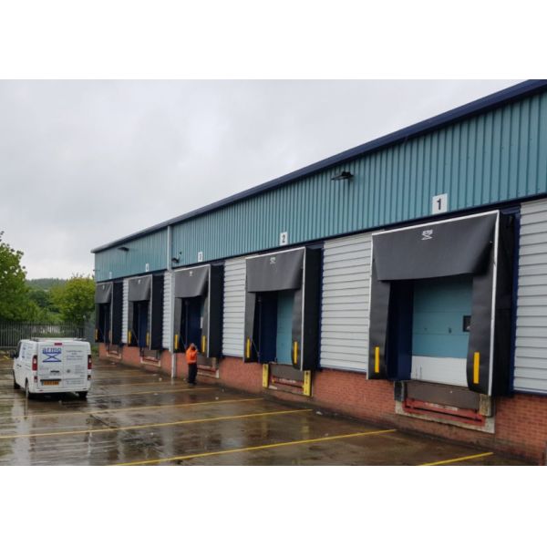 Extended Finished Loading Dock Shelters PVC Weatherproof For Warehouse And