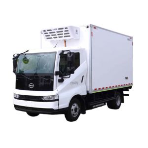 Multifunctional 4x2 Refrigerated Box Truck Euro 4 Emission Standard Customized