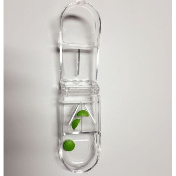 Quality plastic pill cutter ,pill splitter, New style plastic pill cutter pill splitter, plastic pill splitter,pill crush and pi wholesale