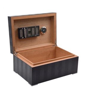 Spanish Cedar Cigar Tobacco Box 20 Cigars Capacity With Humidity Control