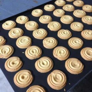 Automatic Tray Type Cookies Making Machine Plc Control Cutter And Deposit Cookie