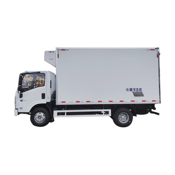 New Isuzu M600 Diesel Refrigerated Truck Manual Transmission EURO 5