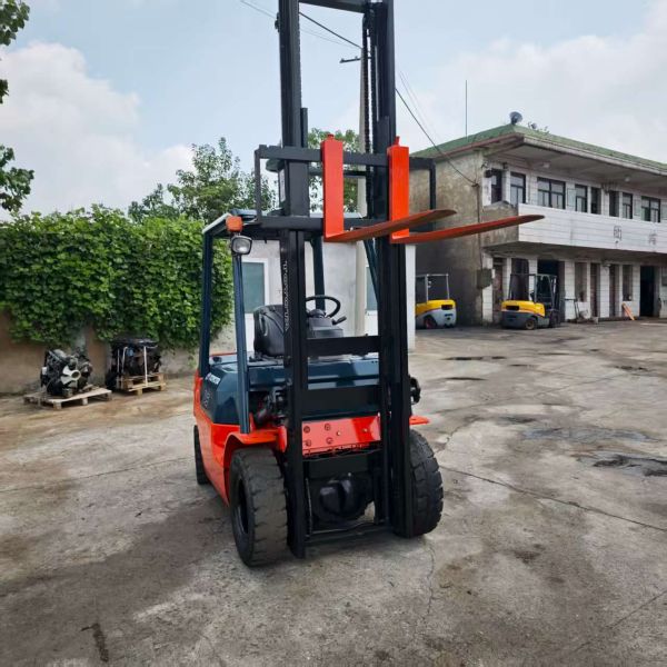 Used Toyota Forklift front view