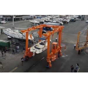 5-15m Lifting Mobile Boat Hoist Crane Single Or Double Beam Diesel Engine