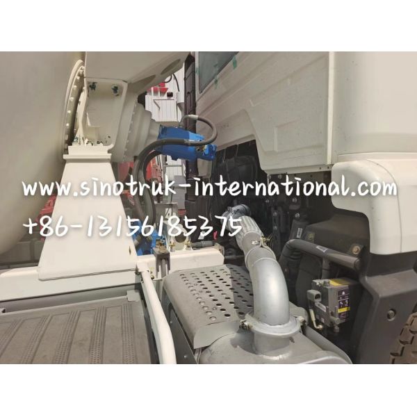SINOTRUK HOWO Concrete Mixer Truck 6×4 RHD ZZ1257V324JB1R