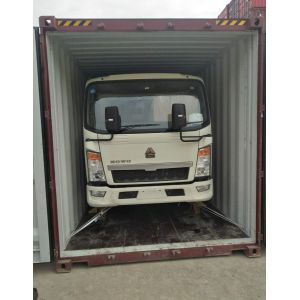 SINOTRUK HOWO 5 Tons Light Truck LHD for Logistics ZZ1047C2813C145