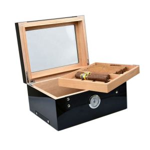 Luxury Piano Lacquer Cigar Humidor with High-Gloss Finish and Humidity Display