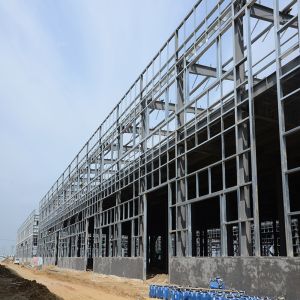 China Pre Engineered Steel Warehouse Building with Sandwich Panel Cladding on sale