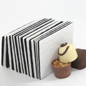 China Cardboard Fancy Texture 3ply 7ply White Candy Pads Custom Logo on sale