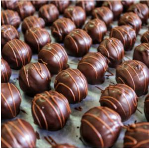 Easy Operation Small Chocolate Enrober Machine For Dry Fruit Chocolate Coating