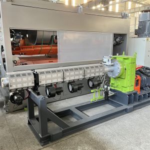 Mild Processing Double Screw Extrusion Machine with PLC/Touch Screen Control
