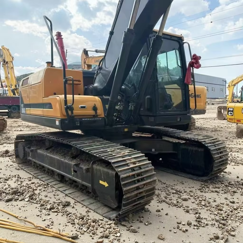 30 Ton Used Hyundai 300 Crawler Excavator Earthmoving Equipment For Construction Farming