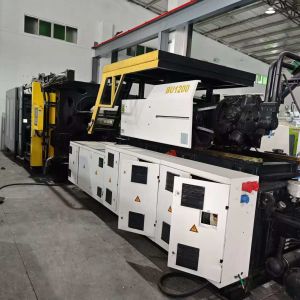 BU1200 Servo Motor Two Platen Injection Molding Machine Horizontal 12000KN