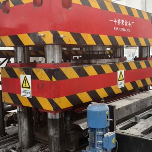 China Heavy Duty Cable Tray Forming Equipment 12m Length 500 Ton Capacity Custom Profile Design on sale