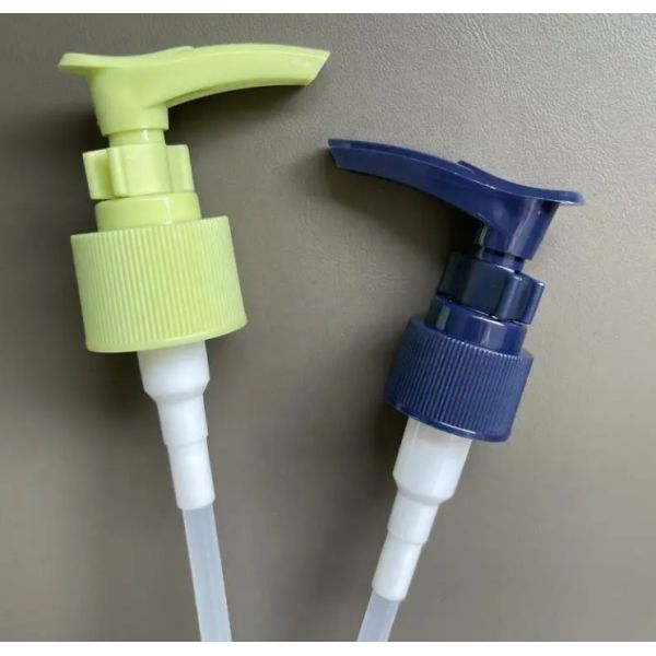 Green Custom PP Material Lotion Dispenser Pump with Clip Lock for Liquid Soap Skin Care Lotion