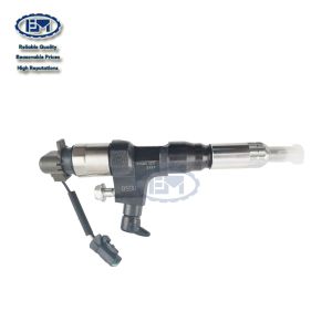 VH23670E0050 Injector Excavator Engine Parts For HINO SK200-8 SK250-8 J05E