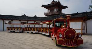 China Electric Trackless Sightseeing Amusement Park Train Two Carriages 42 Seats on sale
