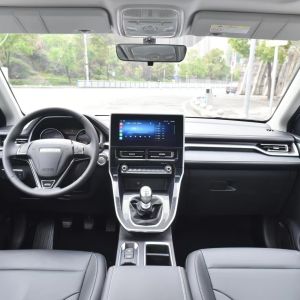 -Made Changcheng Haval M6 2023 PLUS 5-Seater SUV with 1.5T Engine and Manual
