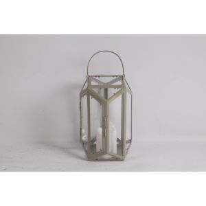 Exquisite Space At Handicrafts Lanterns for a Festive Christmas Atmosphere