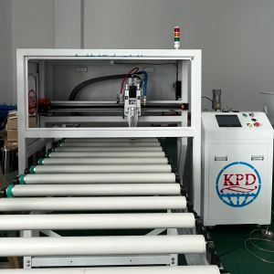 SIPs Sandwich Panel PUR Glue Spraying/ Laminate/ Spreading Machine