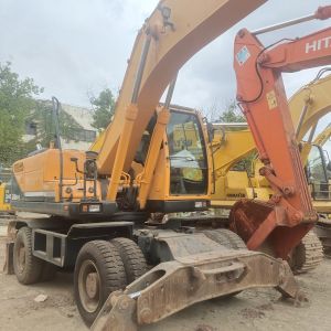 22 Ton Hyundai R210w-9 Wheeled Excavator Equipped With Cummins B7 Engine