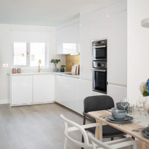 Factory Customized Design Modern Style Kitchen Cabinet White Kitchen Furniture