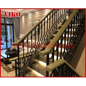 China Wrought Iron Staircase VK102S  Wrought Iron Handrail Tread Beech,Railing tempered glass, Handrail b eech Stringer,carbon on sale