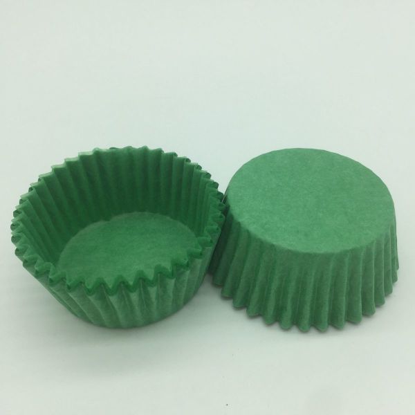 Non Stick Paper Cupcake Liners Round Shape Green Cupcake Holders Food Grade