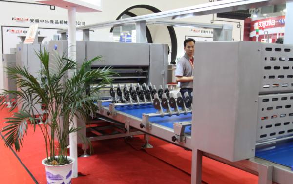 Quality 800mm Width Automatic Bread Machine , Pita Bread Maker Machine For Dough Types Bread wholesale