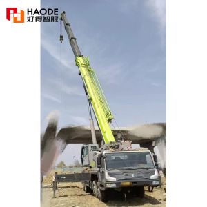 70ton Truck Crane Ztc700V in Stock Zoomlion Brand