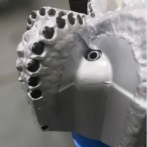 China API Fixed Cutter Bit 9-1/2 Inch Diamond PDC Drill Bit Of Oil Rig Drill on sale