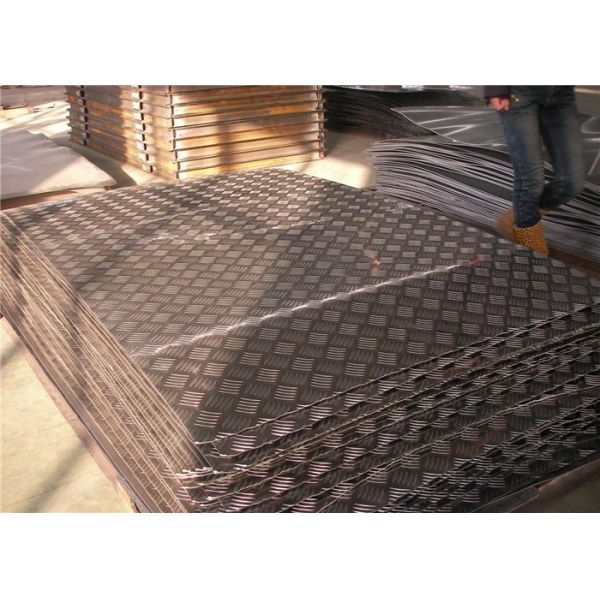 Quality 3003 3105 5052 Aluminium Checker Plate / Aluminium 5 Bar Tread Plate Damp Proof wholesale