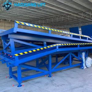 China Blue 10t Portable Hydraulic Ramp – CE/ISO Certified, Mobile Sectional Container Loading/Unloading Tool on sale