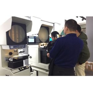 Fiber Illumination Screen Horizontal Digital Profile Projector With X-Z Travel