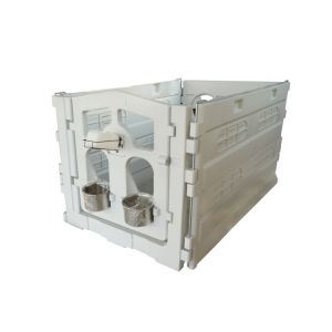 White Insulated Polyethylene Calf Hutches Weather Resistant Rectangular Shelter