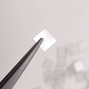 Mono Crystal CVD Synthetic Diamond Plate 5x5x0.3mm High Mechanical Stability